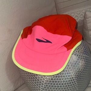 Brooks lightweight packable hat Pink and Red